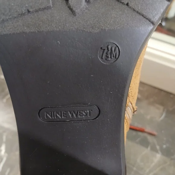 Nine West Tan Suede 4" Block Heel Boots with Red Laces - Picture 9 of 14